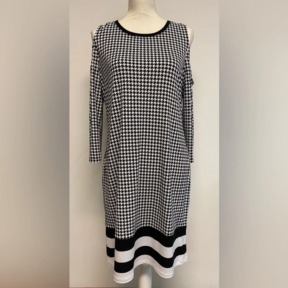 Michael Kors Cold Shoulder Black and White Houndstooth Dress Size Medium
